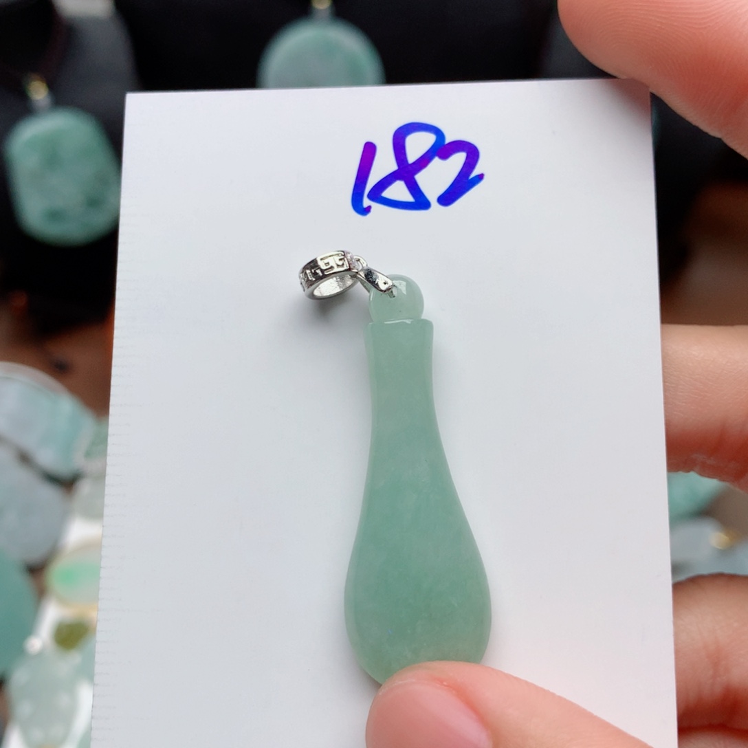 翡翠颈饰银S925镶嵌吊坠