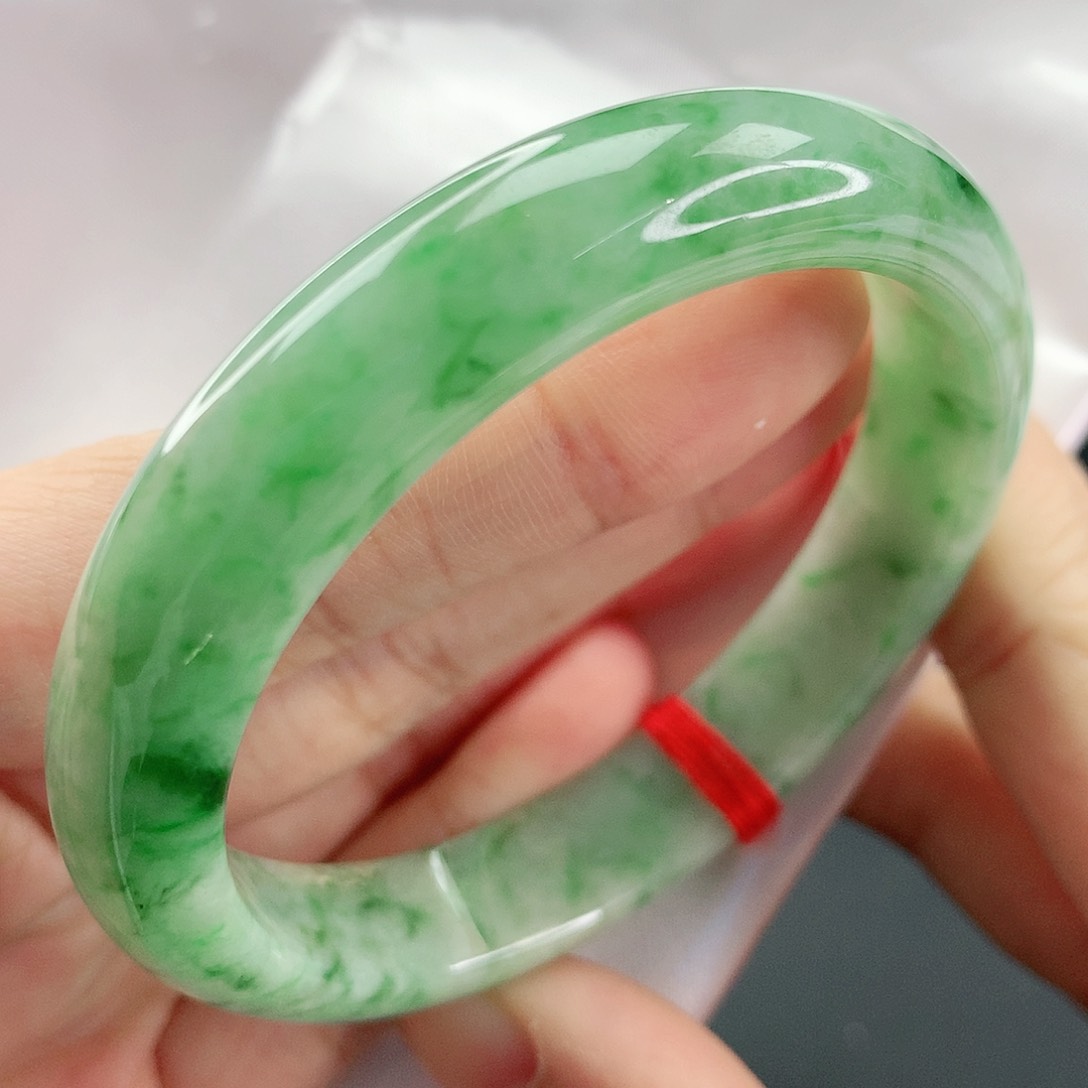 翡翠手镯未镶嵌，080