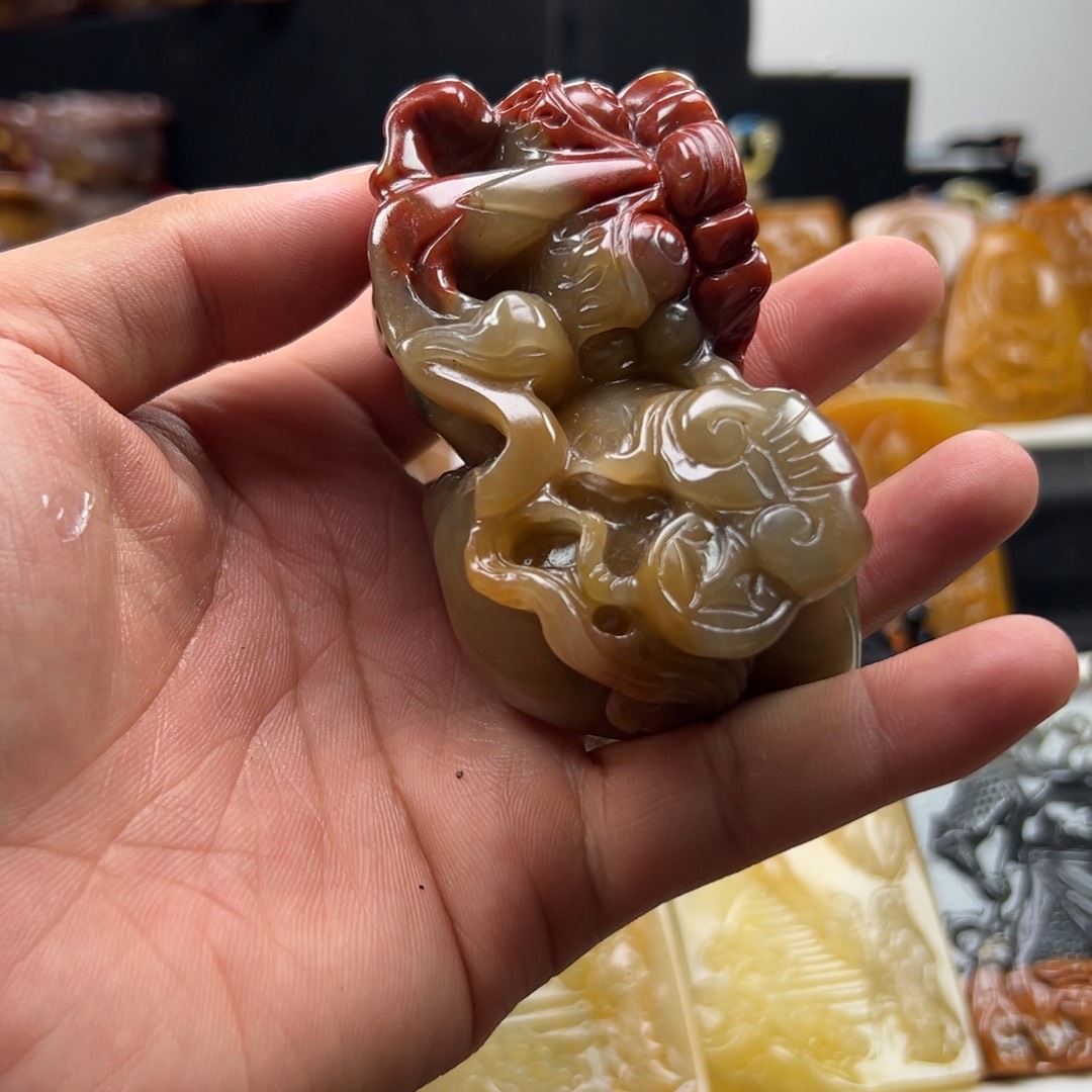 石英质玉（黄龙玉）未镶嵌多选发其一