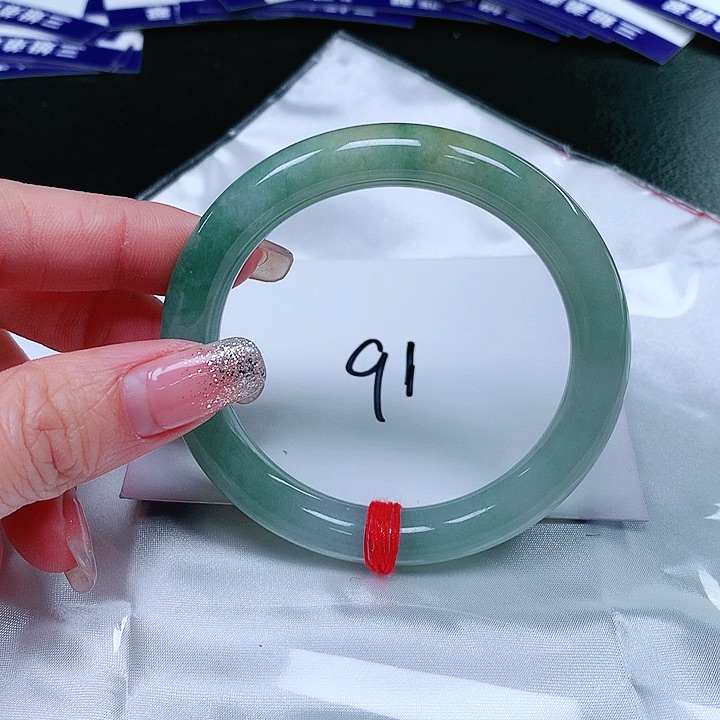 翡翠手镯（圆镯）未镶嵌