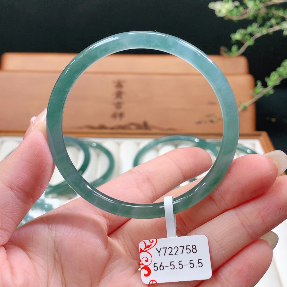 翡翠手镯未镶嵌༊***天然