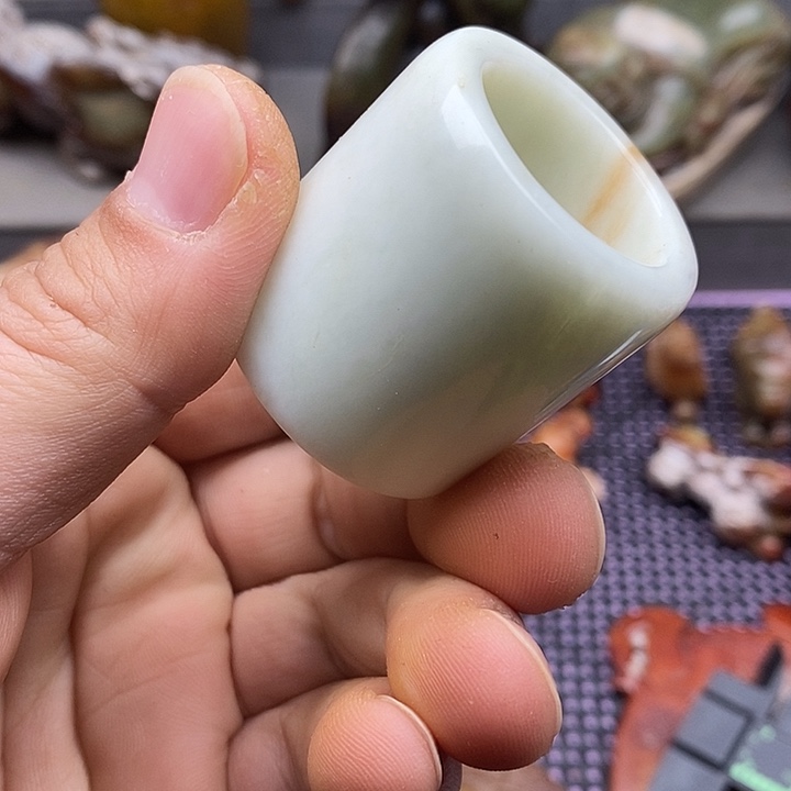 未镶嵌蛇纹石玉颈饰