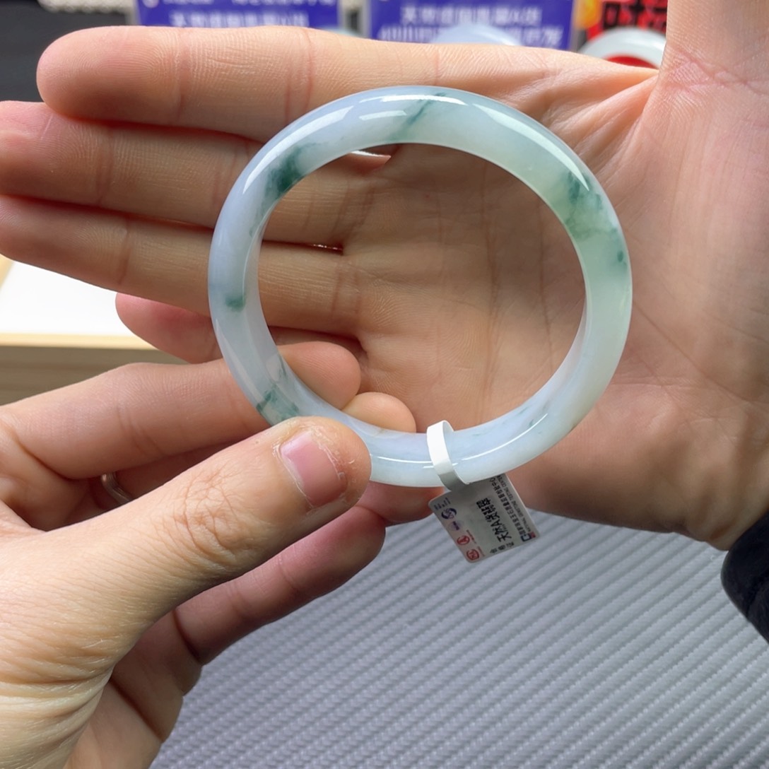 翡翠手镯未镶嵌天然缅甸a货翡翠手镯