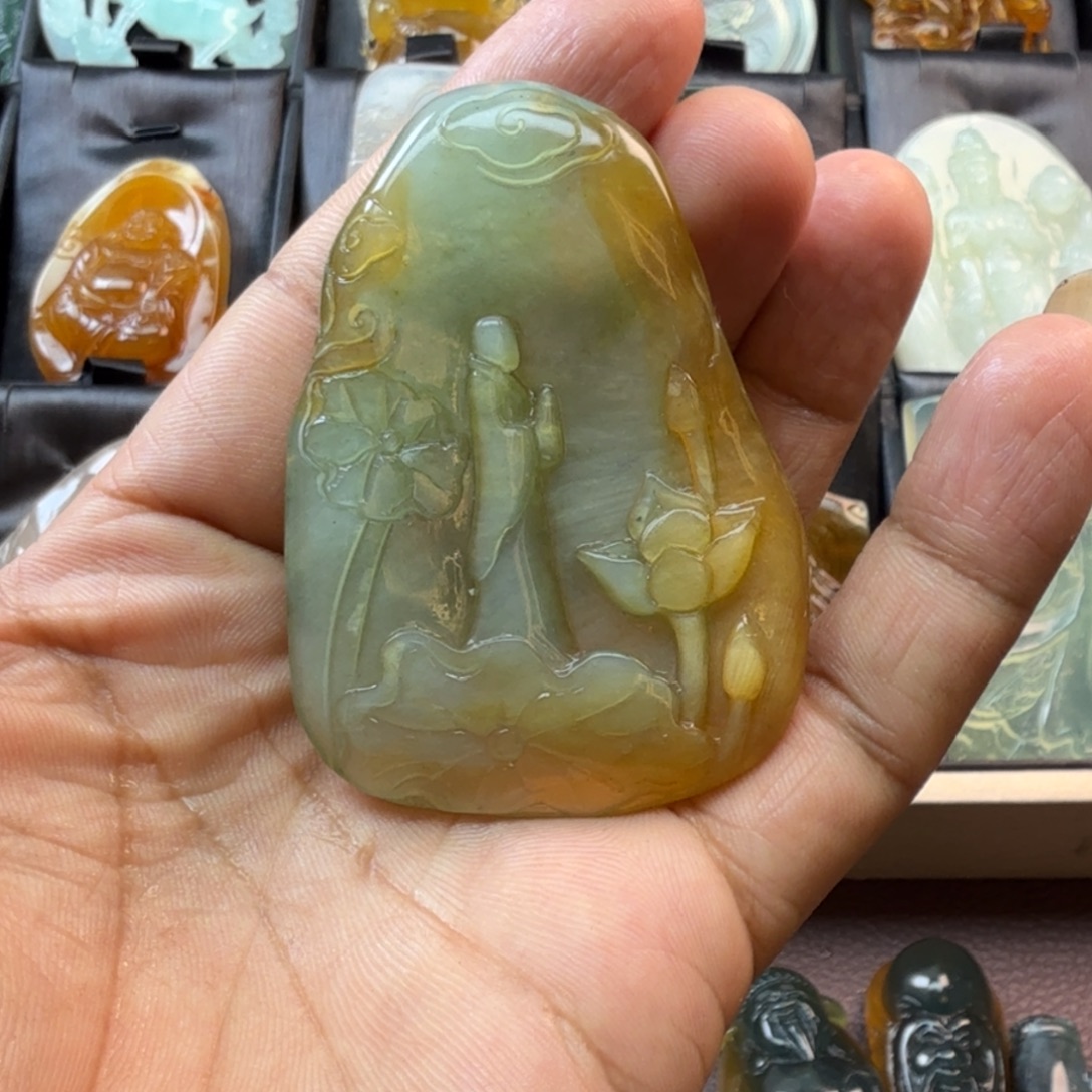 喜***乐蛇纹石玉未镶嵌颈饰