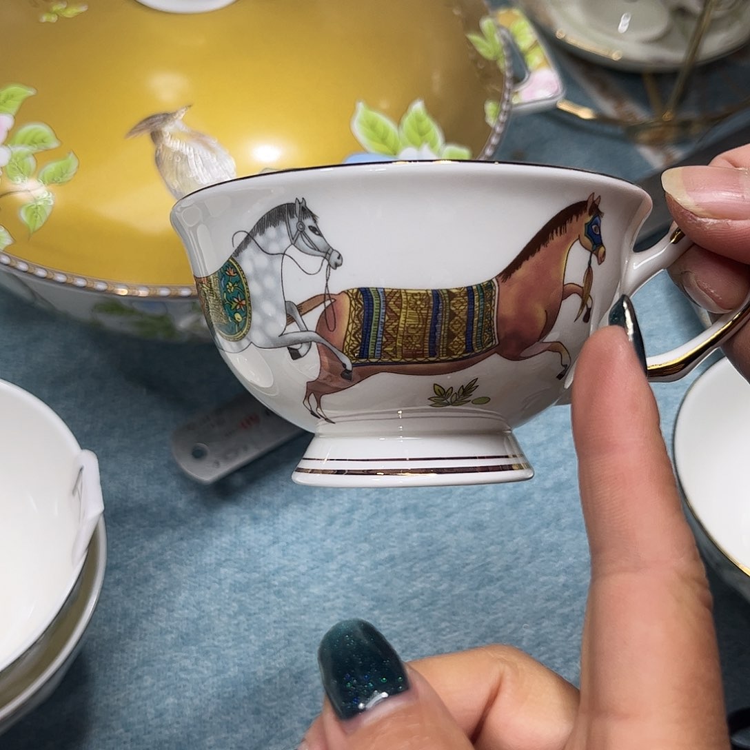 瓷片爱马仕咖啡杯两个