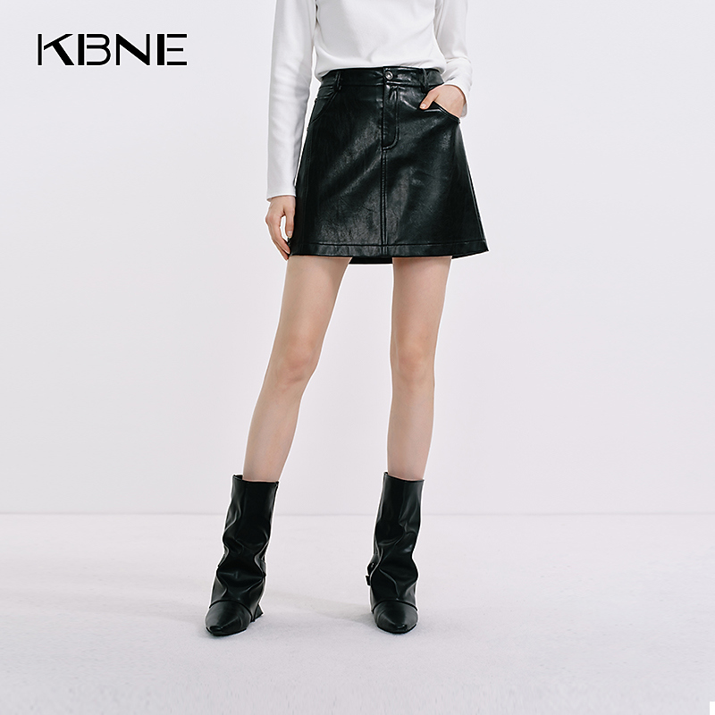 KBNE半身裙女款爆款2025新款秋冬百搭显瘦黑色半身裙复古a字皮裙