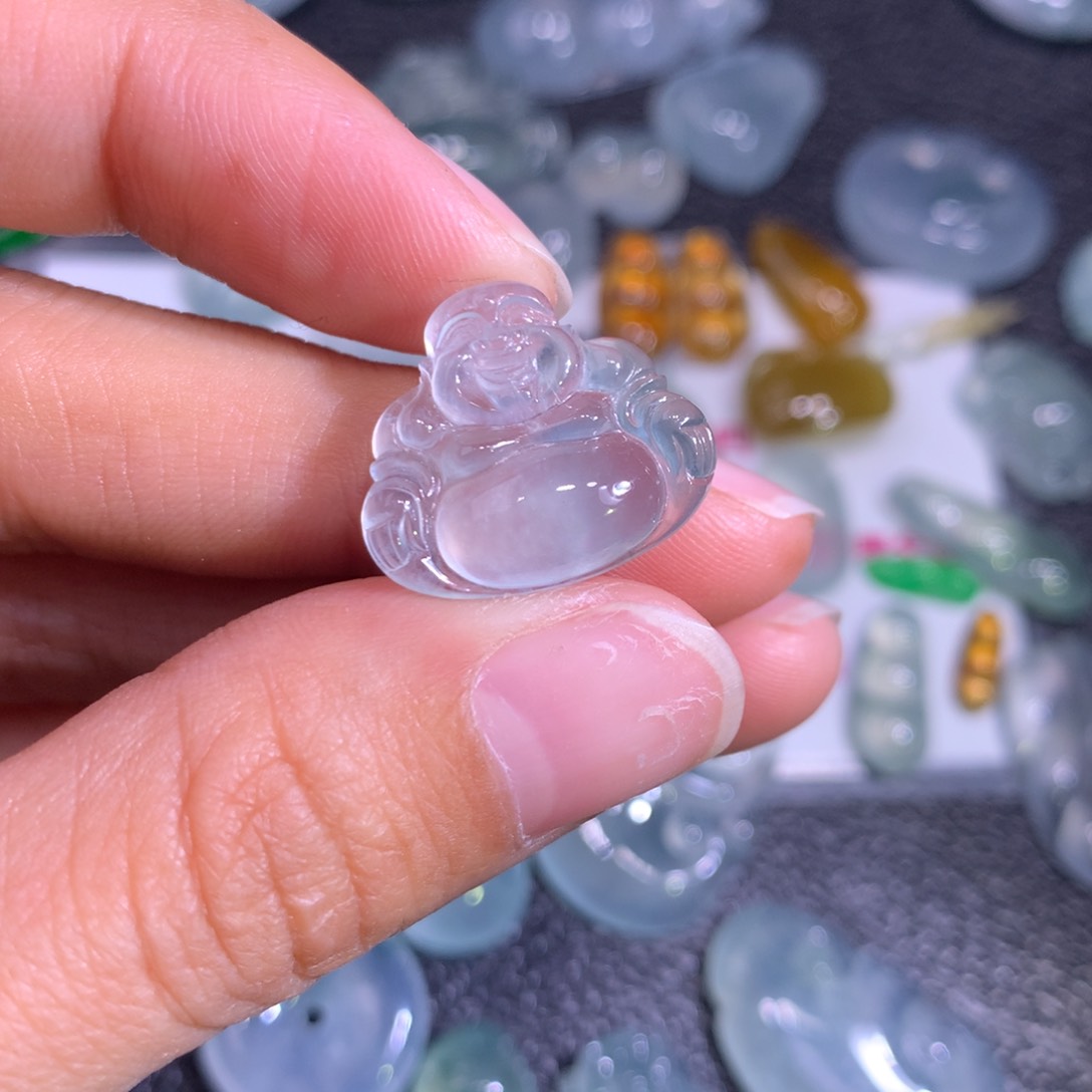 翡翠颈饰未镶嵌翡翠