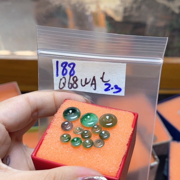 定制翡翠未镶嵌W****8不