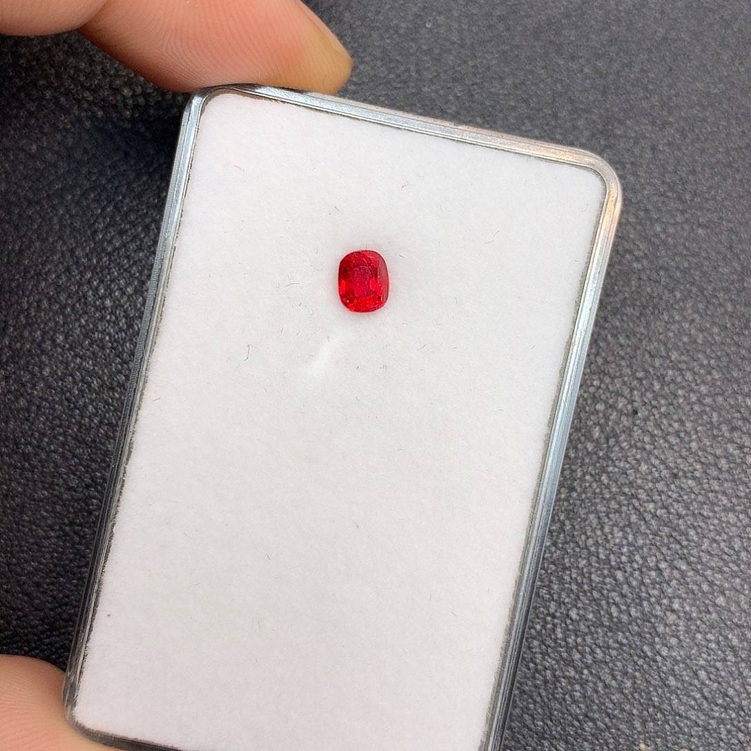 尖晶石裸石未镶嵌