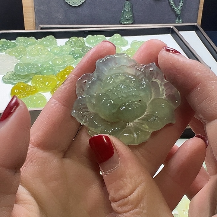 蛇纹石玉颈饰未镶嵌l***a