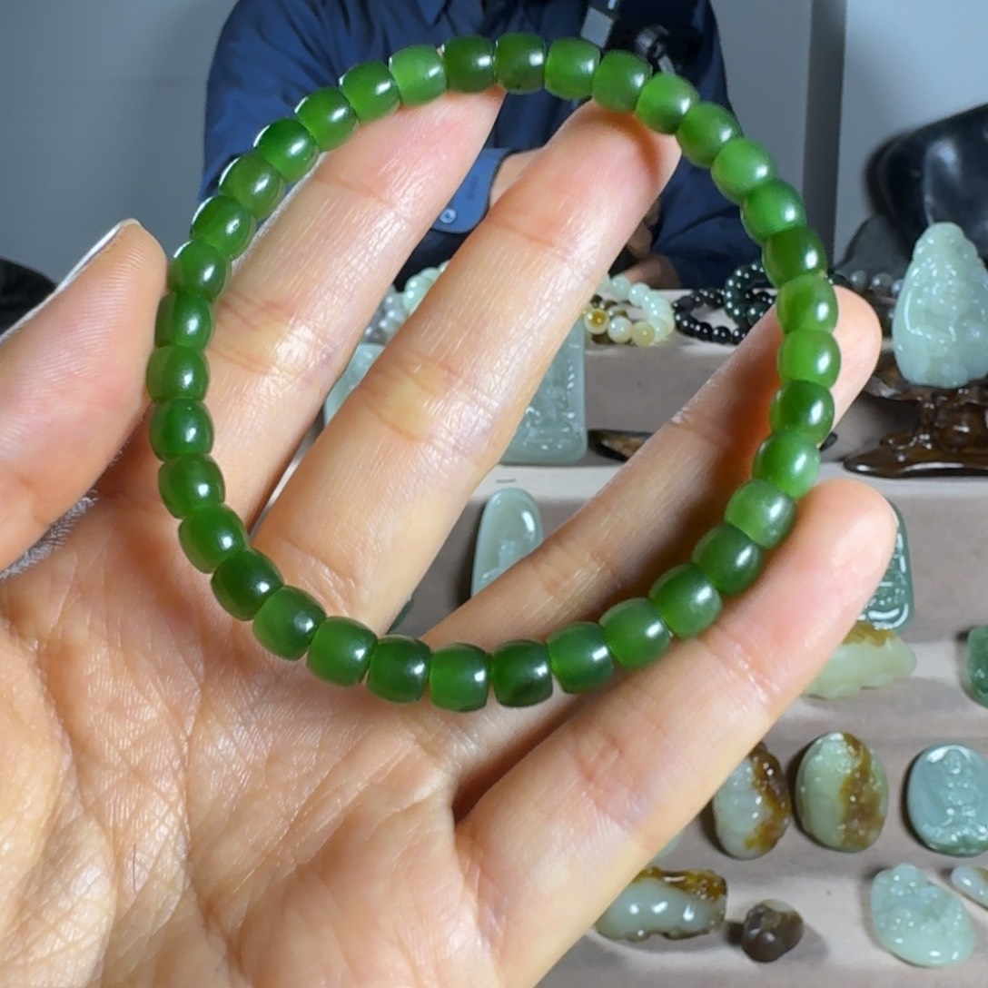 和田玉（糖玉）颈饰未镶嵌