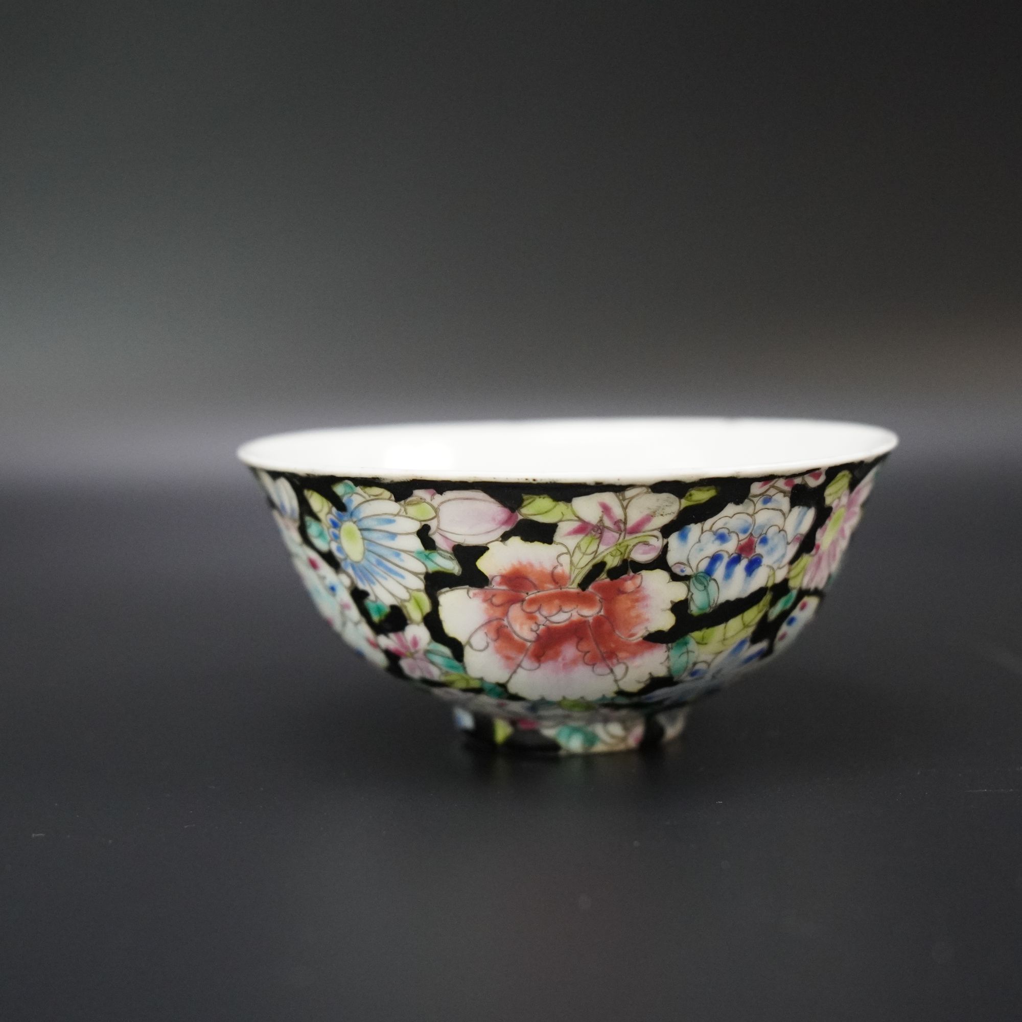 Lot.25110017民国墨地粉彩百花碗 高：约4.9cm直径：约11.5cm