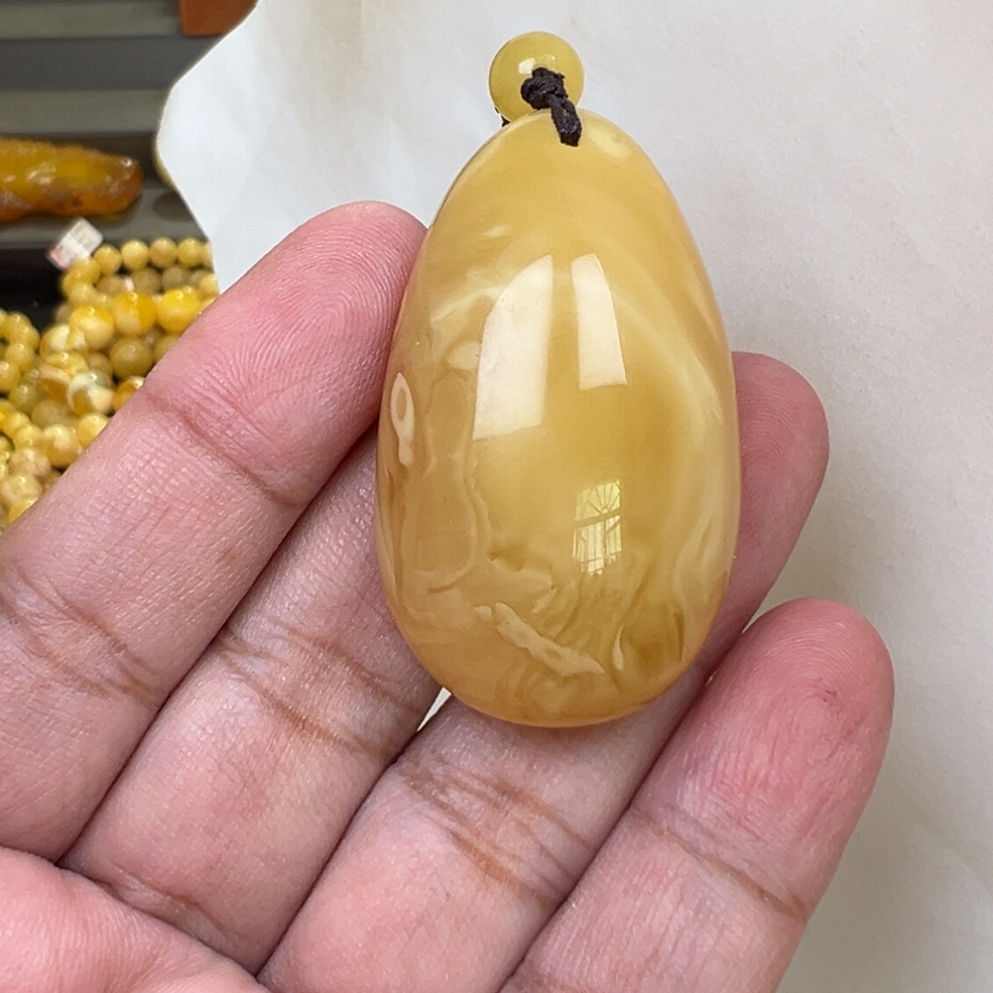 蜜蜡未镶嵌裸石15克