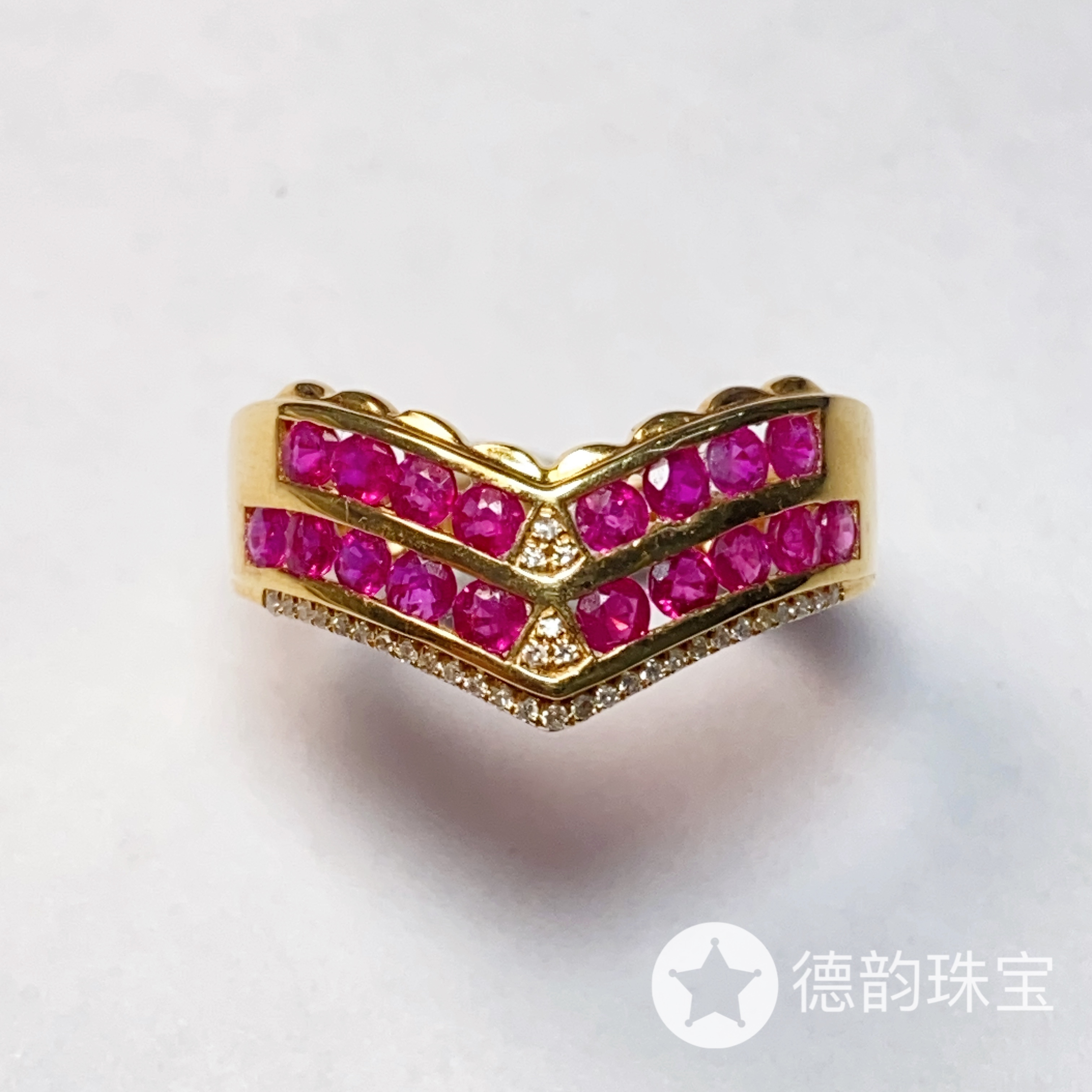 18K金镶嵌红宝石戒指