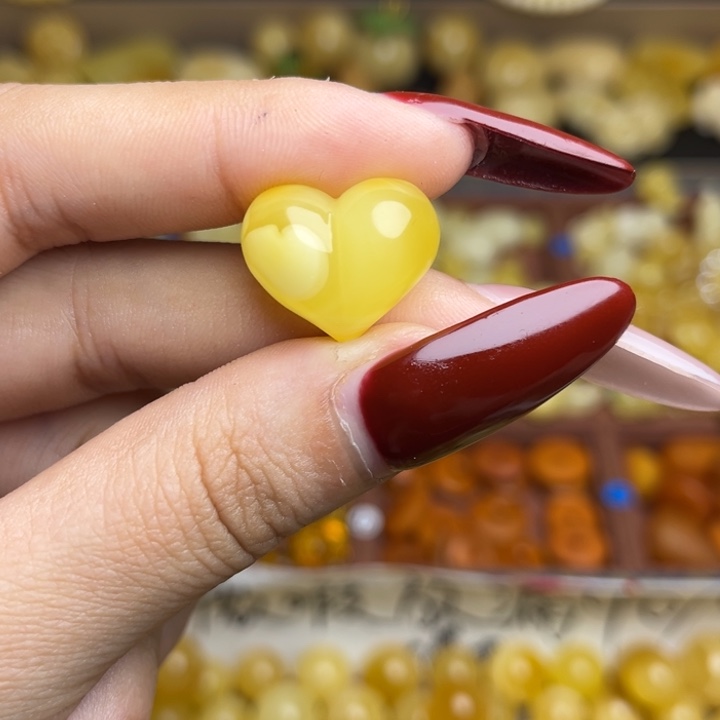 蜜蜡未镶嵌珠宝奇石鸡油黄妖花爱心
