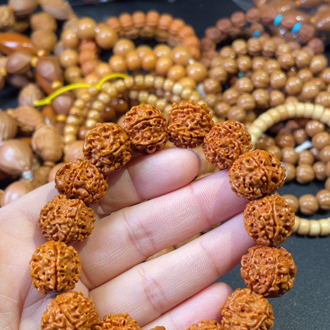 文玩核桃吊坠x h h j j j j j j