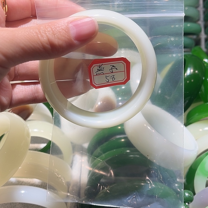 和田玉（糖玉）未镶嵌手镯