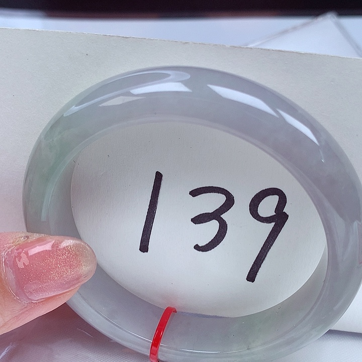 翡翠手镯未镶嵌翡翠