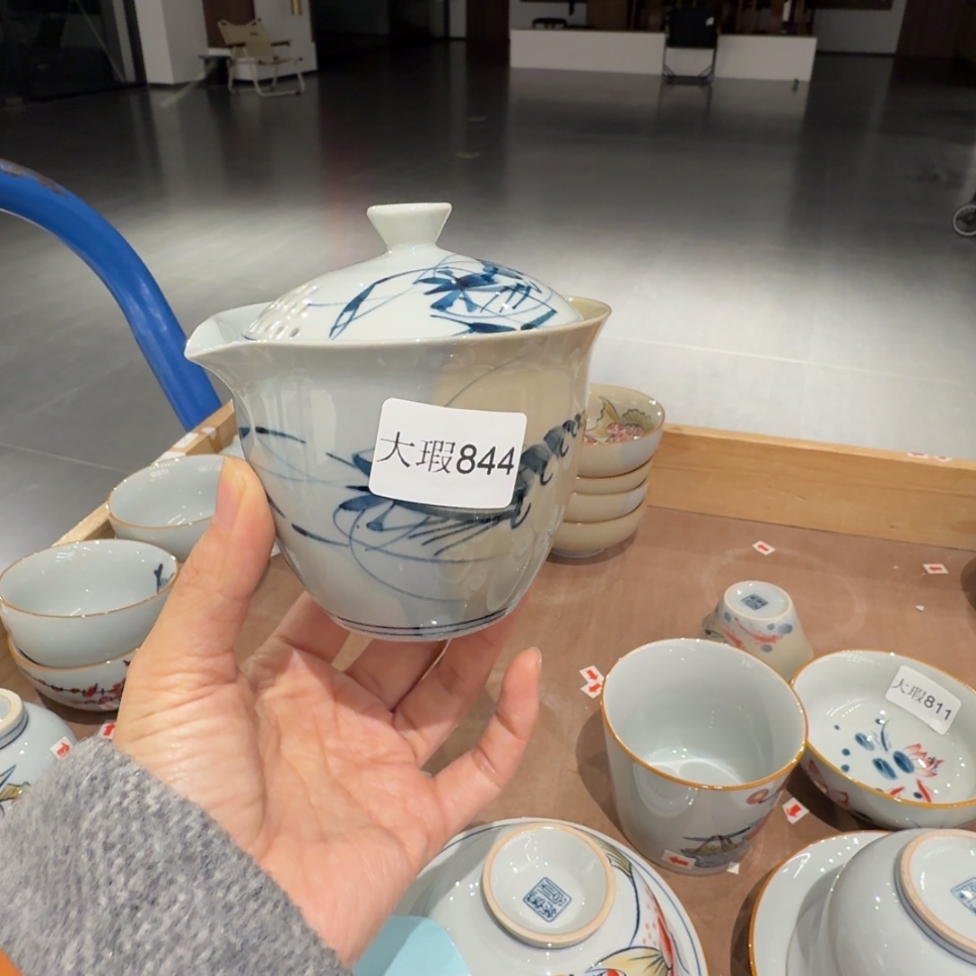釉下手绘茶具微瑕