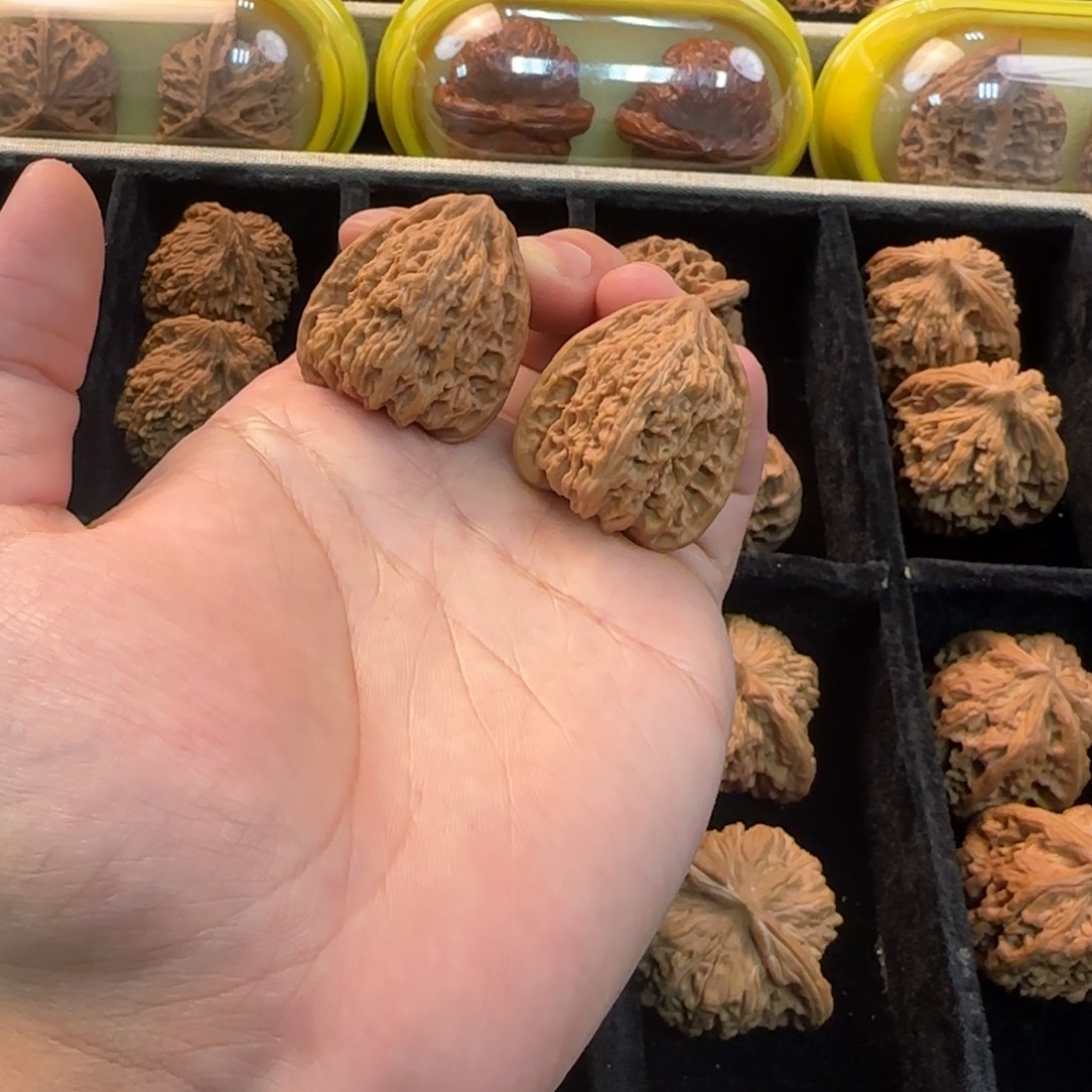 吊坠文玩核桃密纹手捻