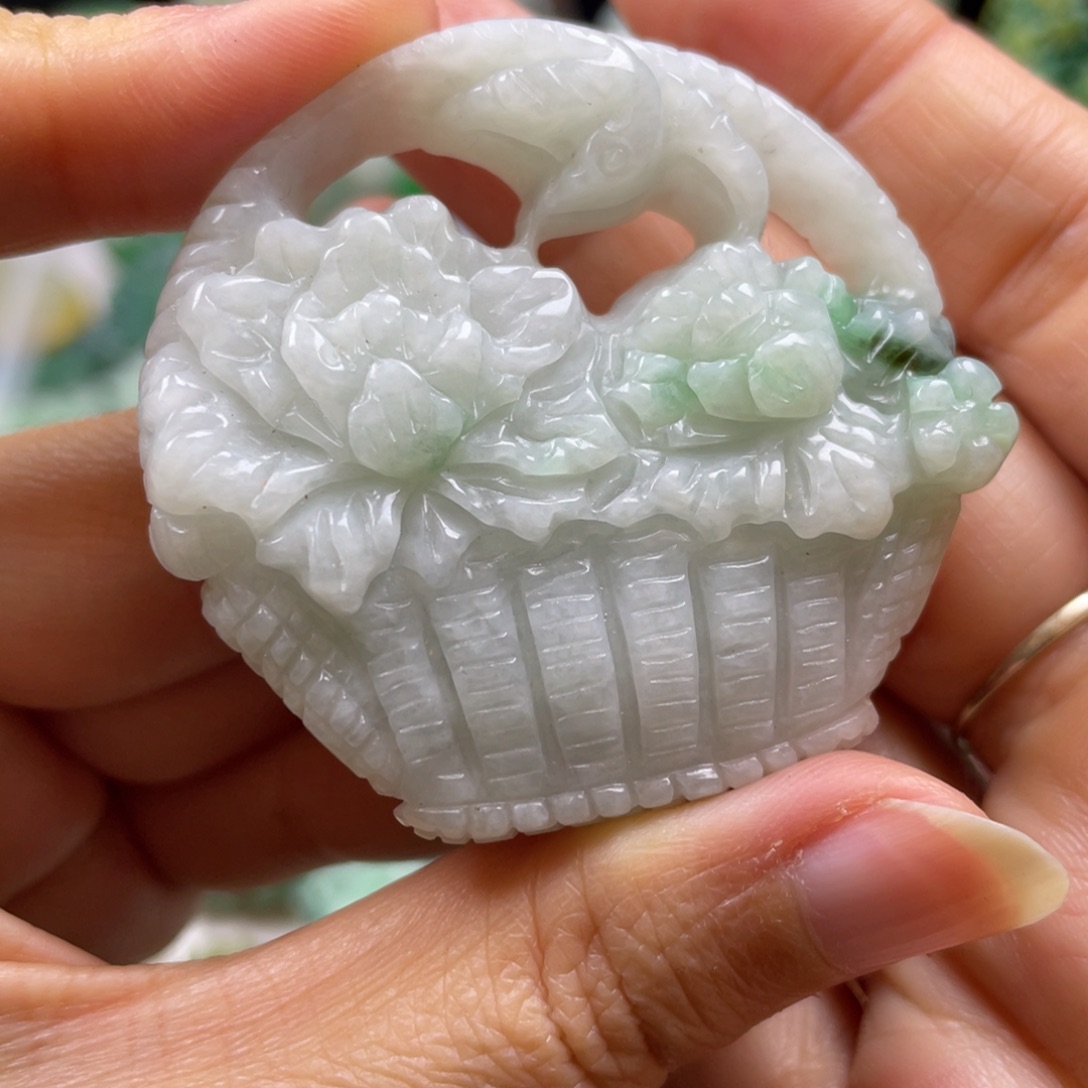 翡翠颈饰未镶嵌牌子