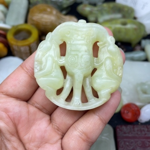 蛇纹石玉未镶嵌颈饰15