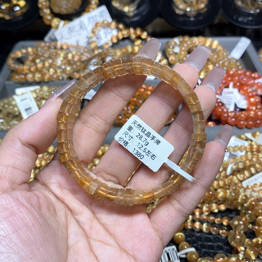 水晶手链未镶嵌死**憾芊