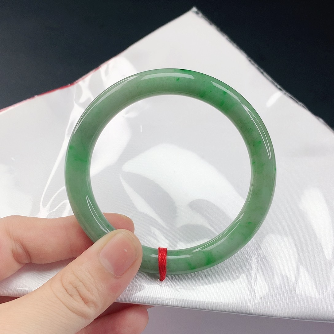 翡翠手镯未镶嵌翡翠022