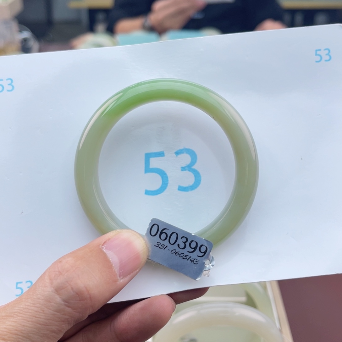 和田玉手镯未镶嵌芭*拉