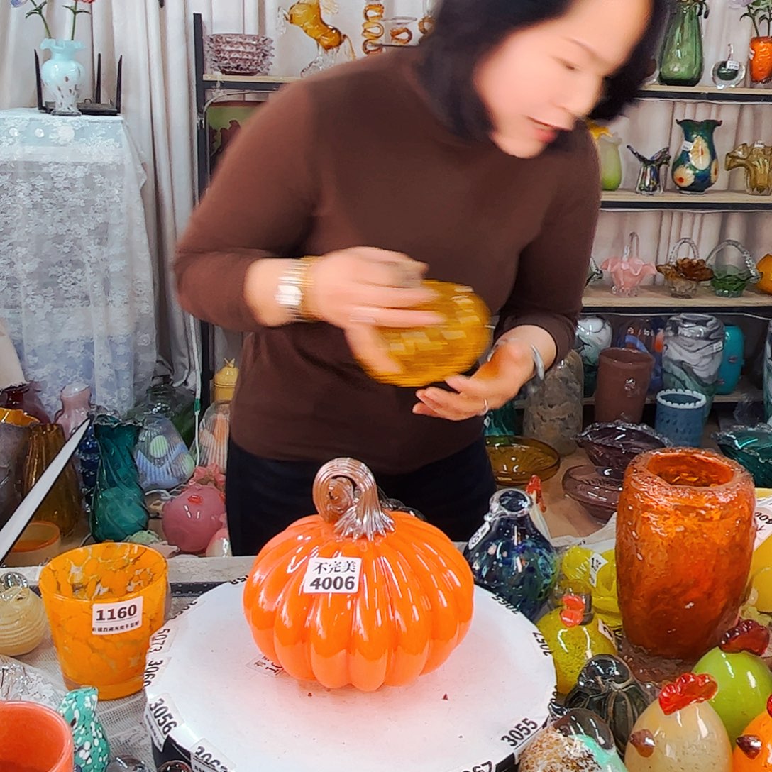 家悦琉璃花瓶摆件