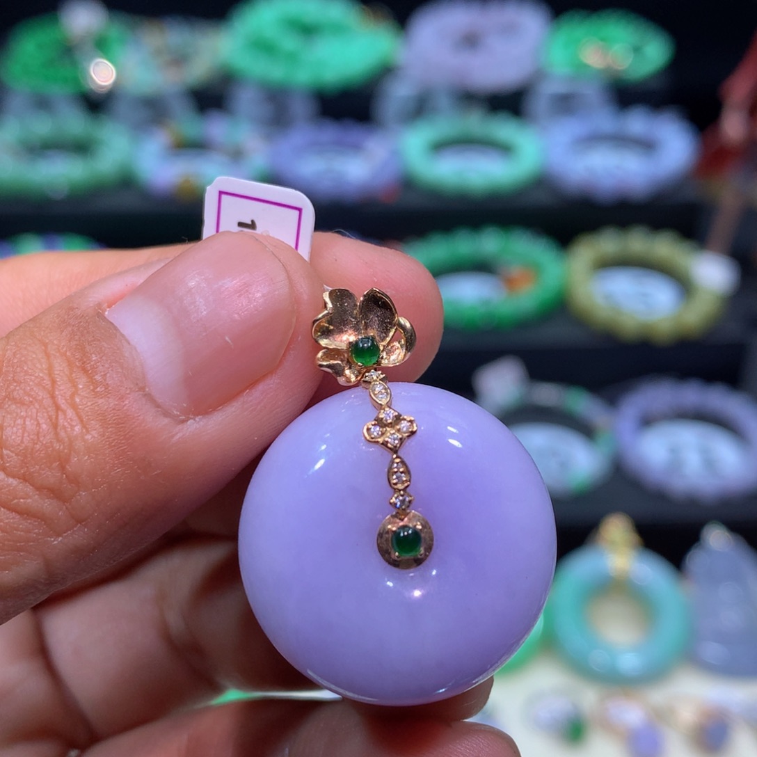 翡翠18K金镶嵌颈饰