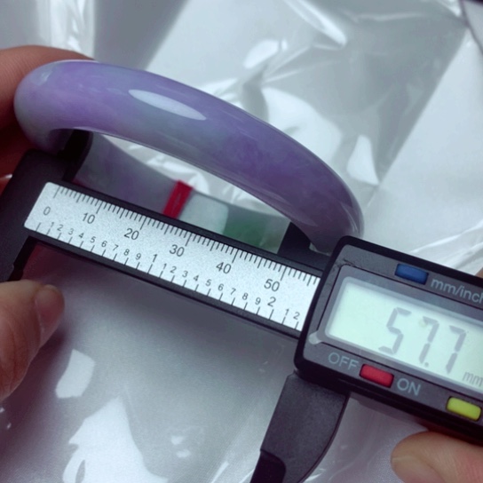 翡翠手镯未镶嵌手镯