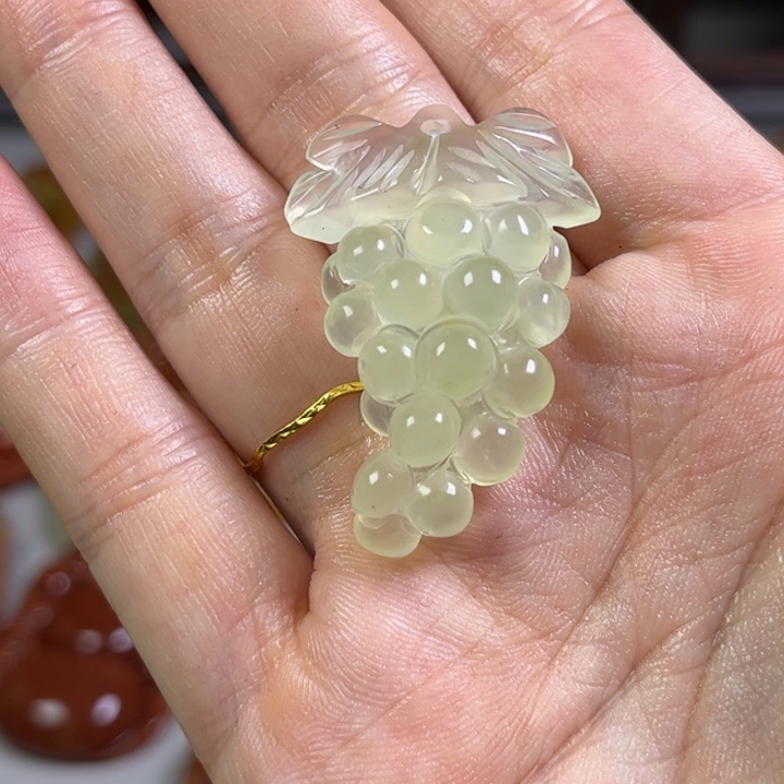 蛇纹石玉吊坠(赠链)未镶嵌