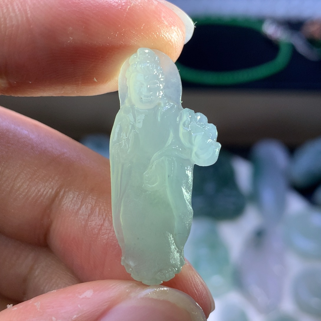定制翡翠未镶嵌莲花观音