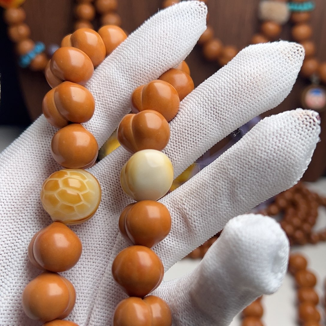 生***族猴头核桃吊坠屁桃