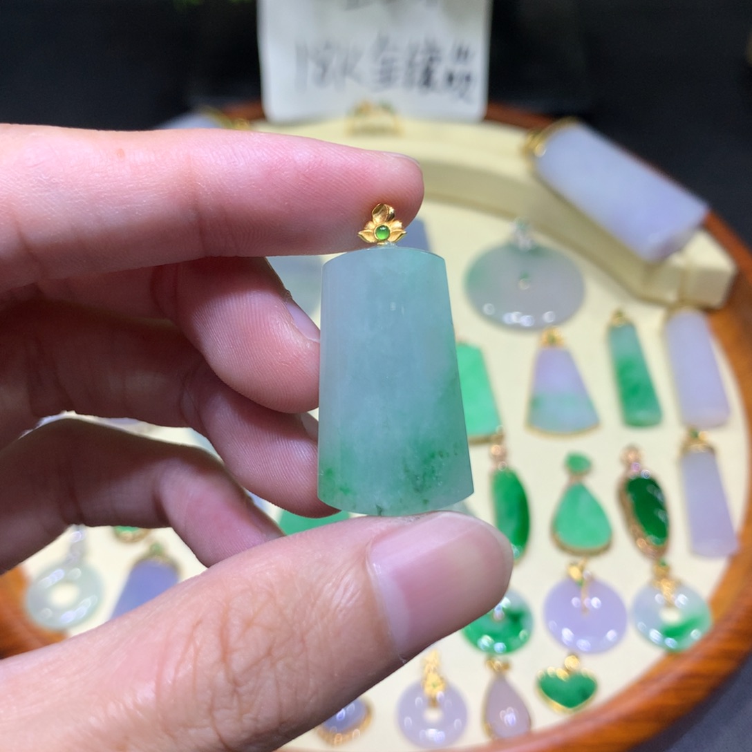 翡翠18K金镶嵌吊坠(不含链)