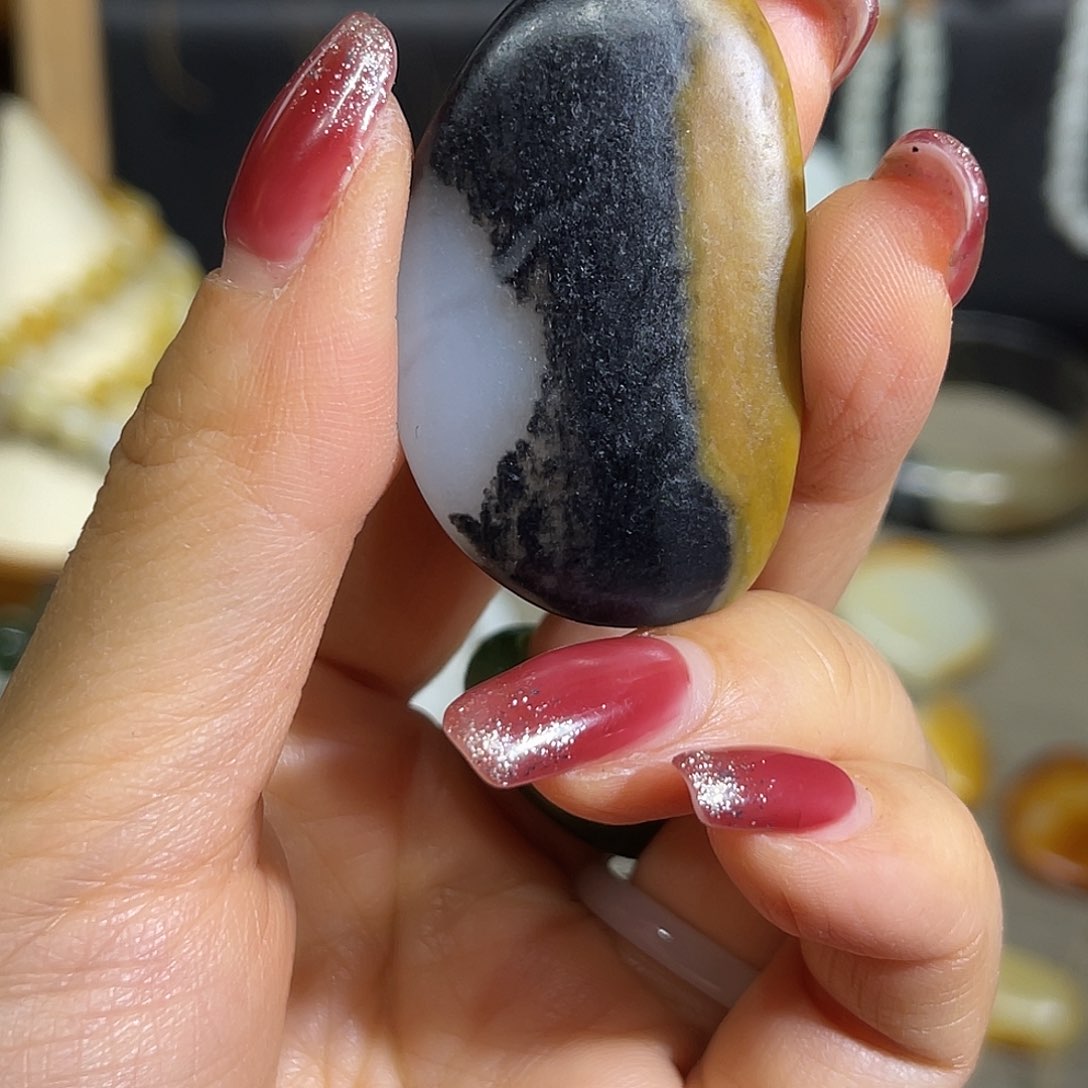 和田玉颈饰未镶嵌匪*子