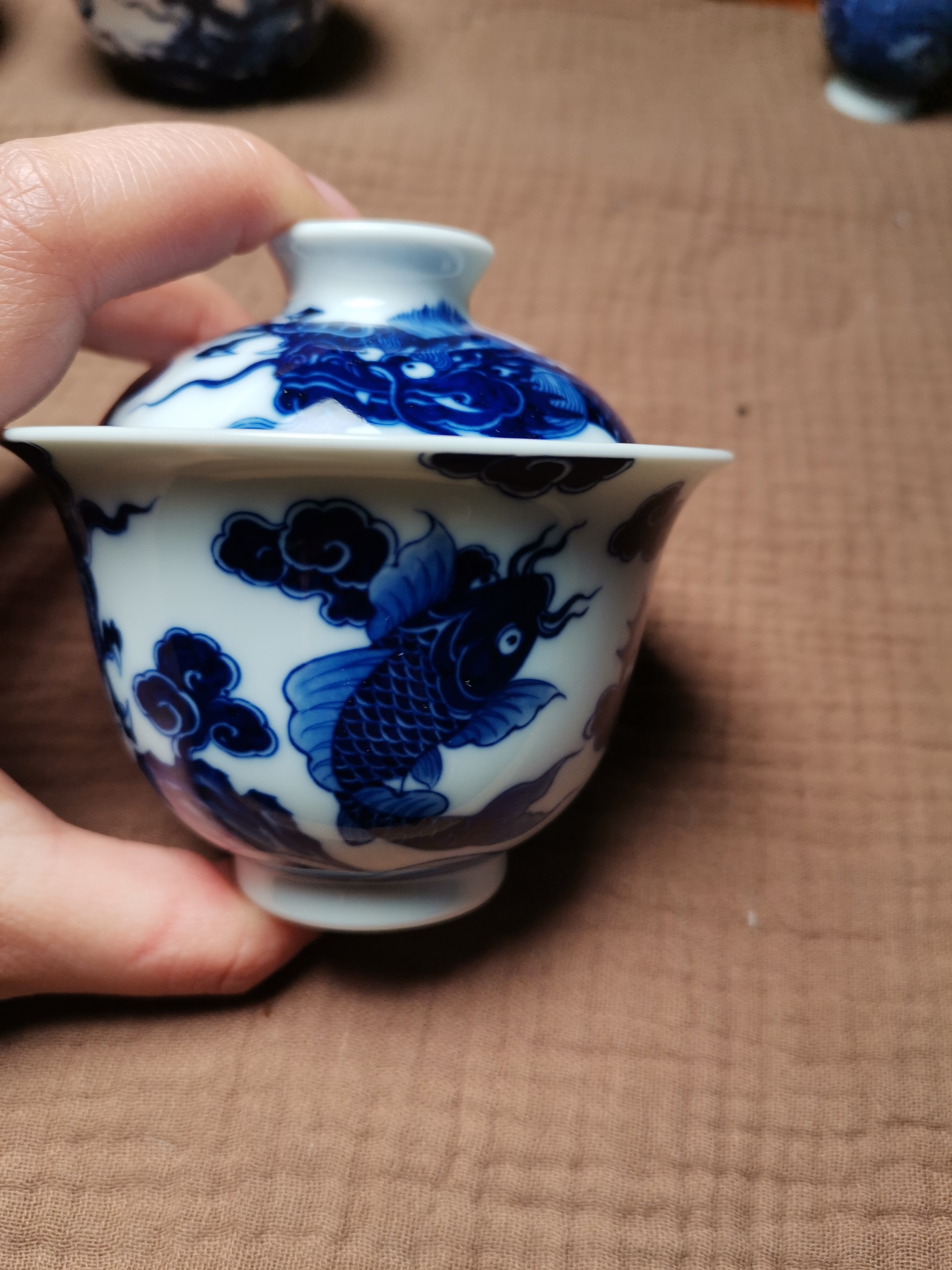 景德镇手绘鱼化龙盖碗杯