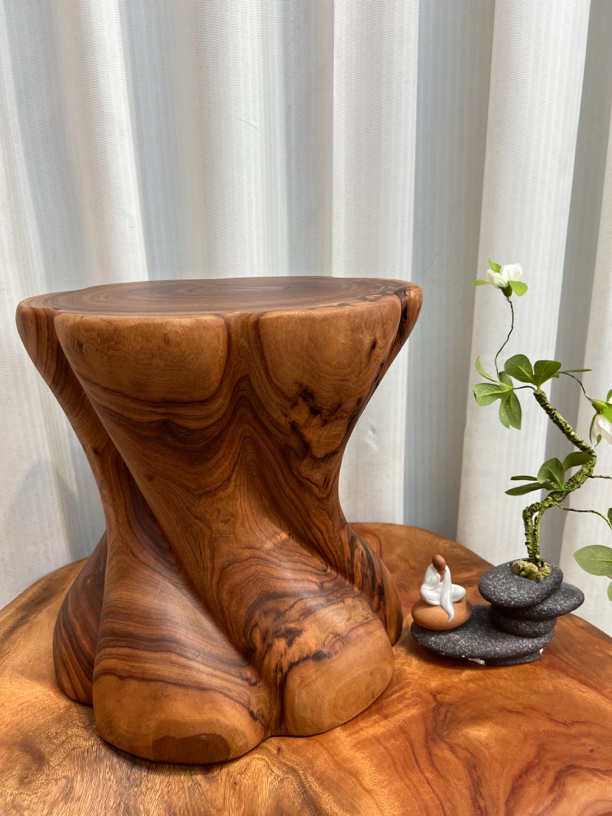 直播间一物一拍 香樟木原木色云朵凳