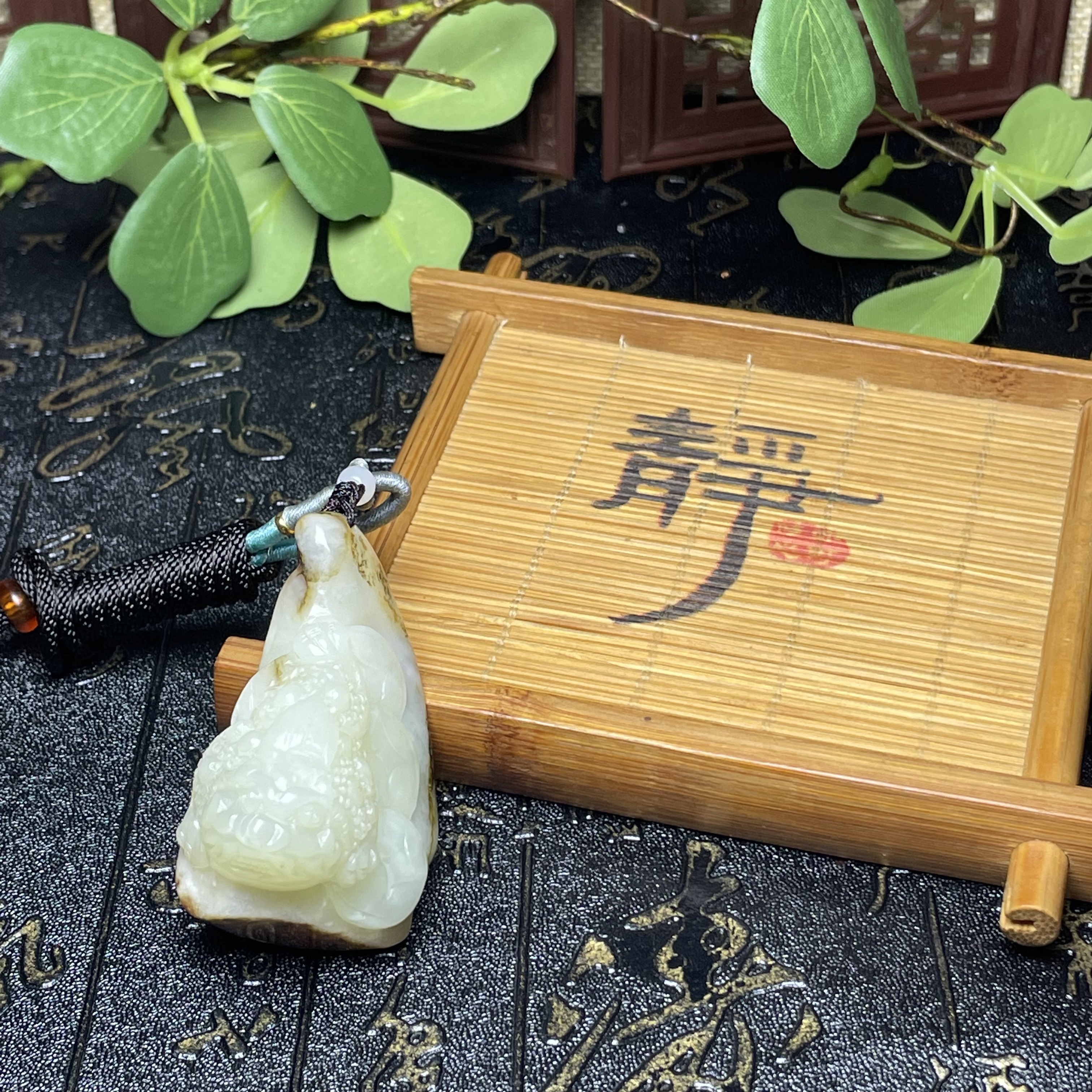 新疆和田玉挂件吊坠三色金蟾纯手工雕刻