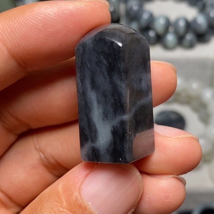 未镶嵌和田玉（墨玉）挂件