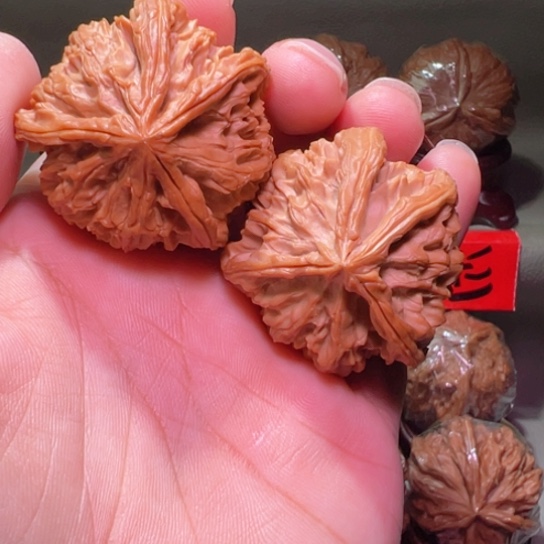 把件文玩核桃顶级龙首龙啸九天灯笼41边42高