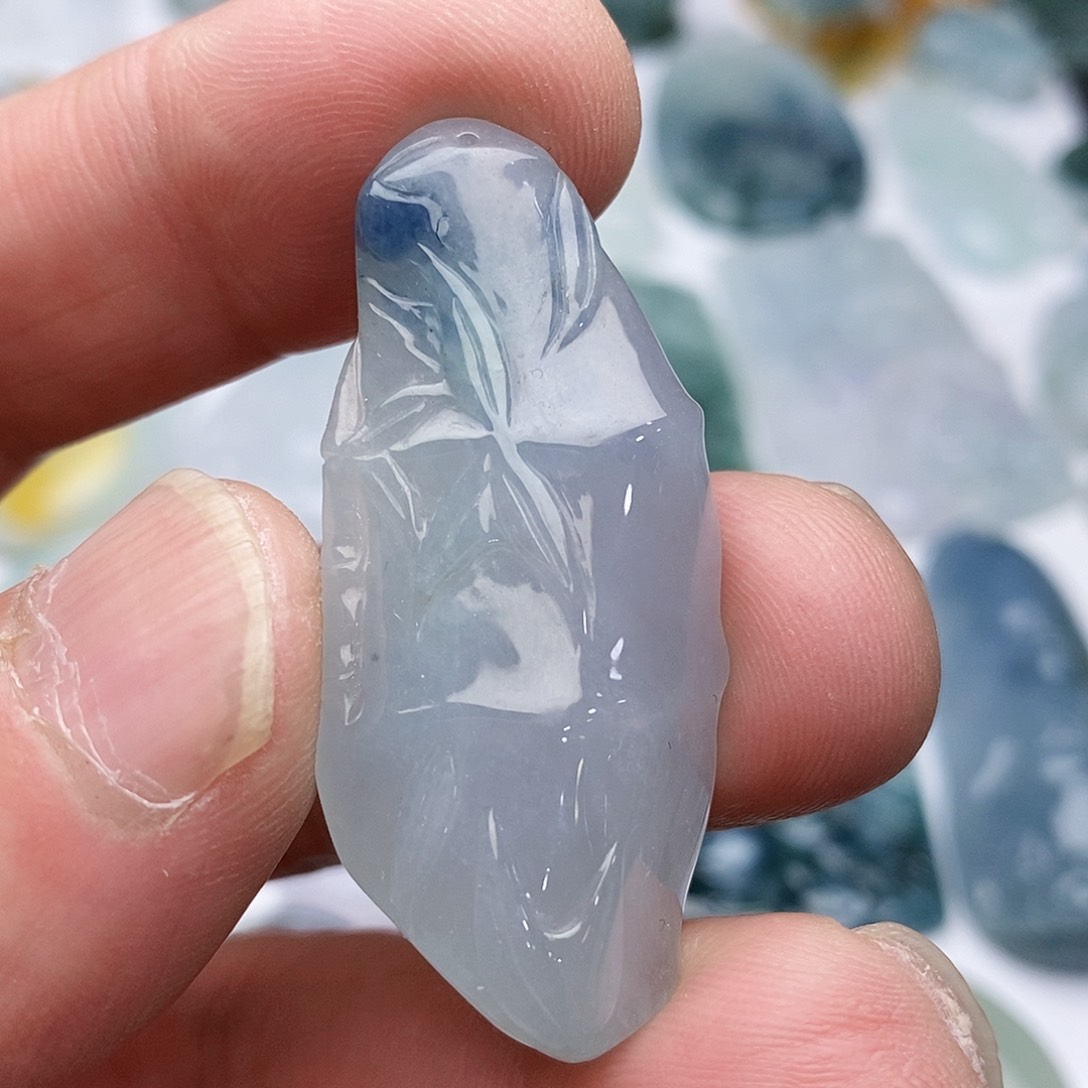 翡翠颈饰未镶嵌竹节