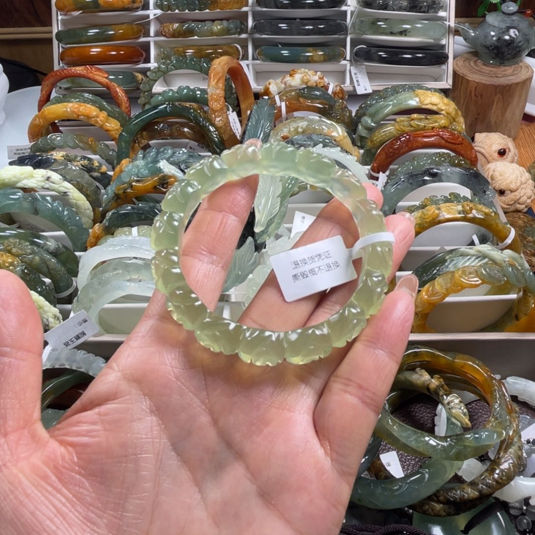 未镶嵌蛇纹石玉手镯