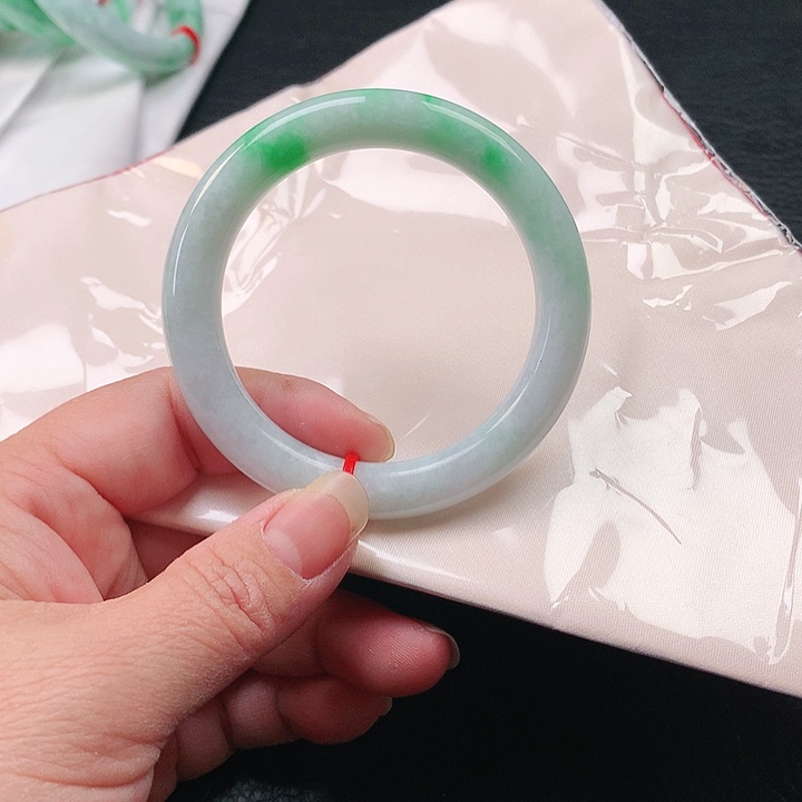 翡翠手镯未镶嵌翡翠046