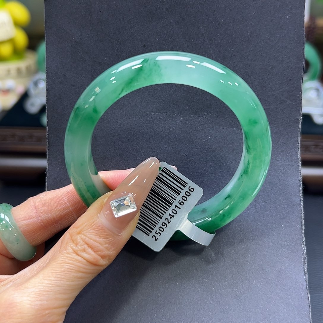 石英质玉（非洲翠）未镶嵌手镯56-57