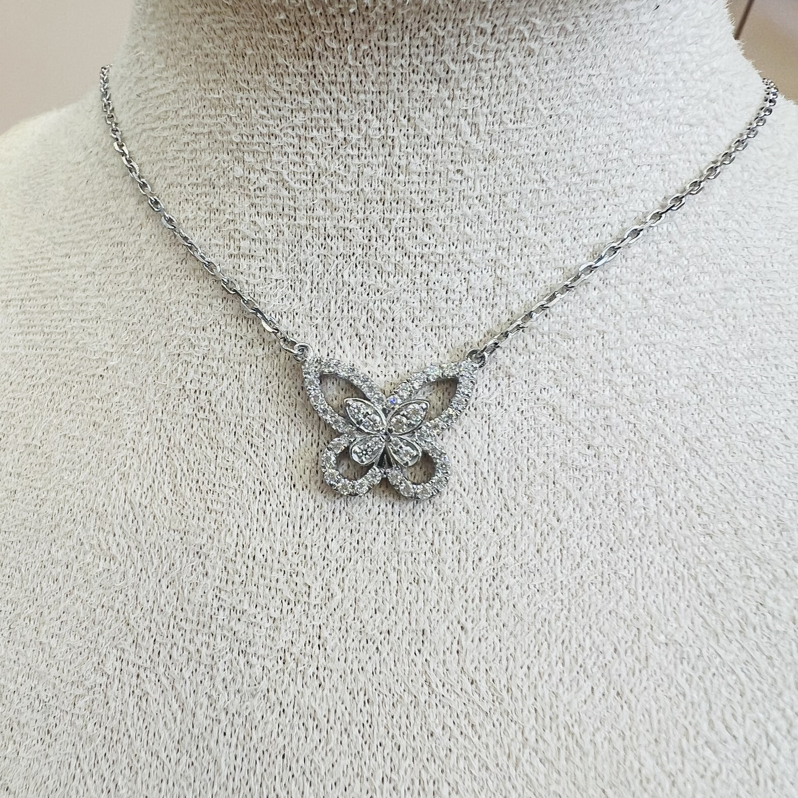 pt950铂金灵动蝴蝶套链