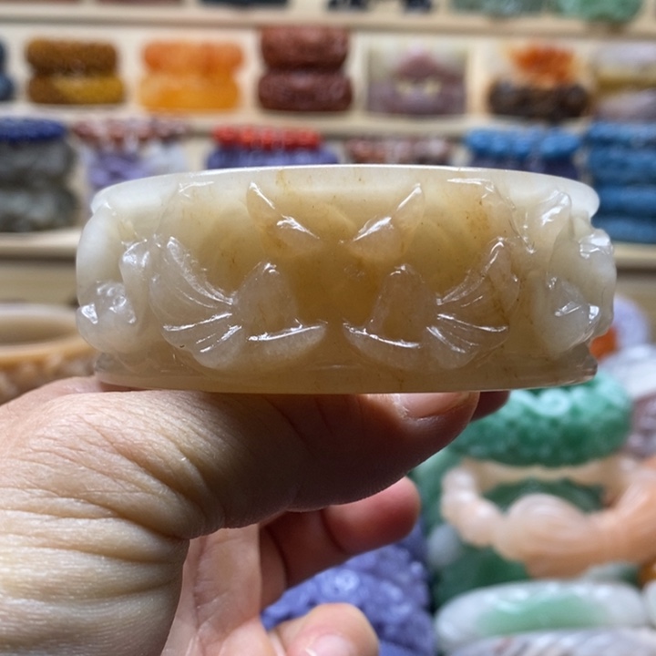 未镶嵌手镯石英质玉