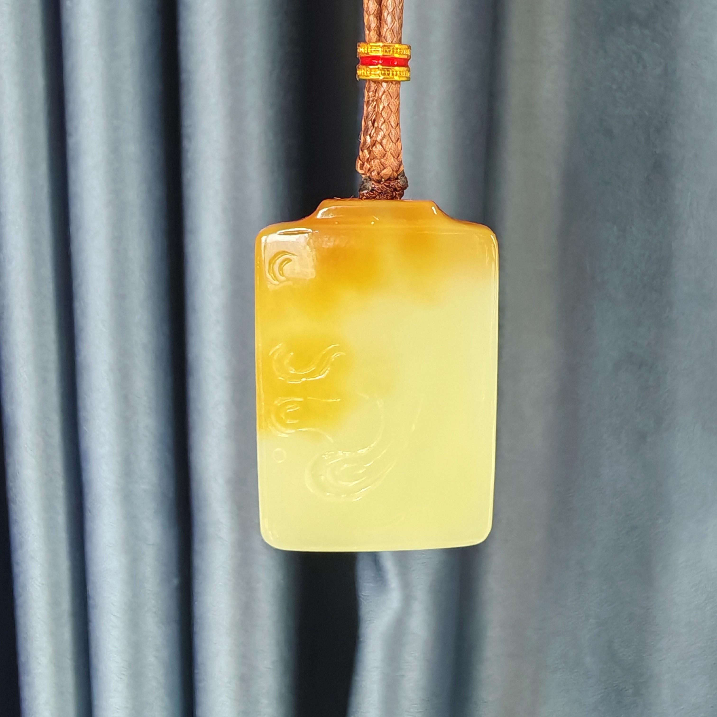 天然和田玉新疆且末糖手工雕刻无事牌俏色巧雕吊坠挂件男女款百搭