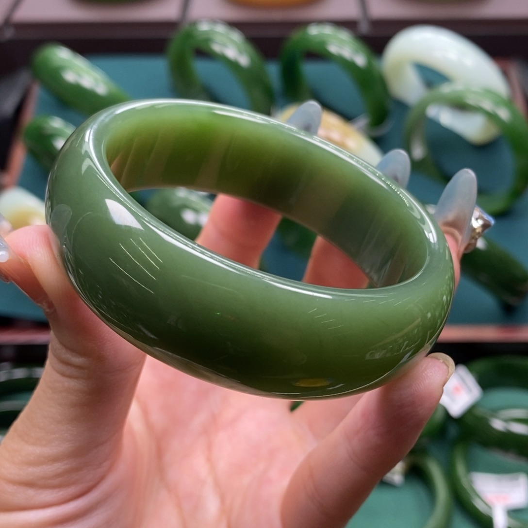 和田玉（碧玉）未镶嵌手镯5657